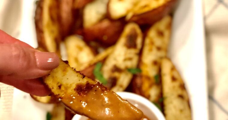 Baked Potato Wedges with Ave’s Smokin’ Fry Sauce