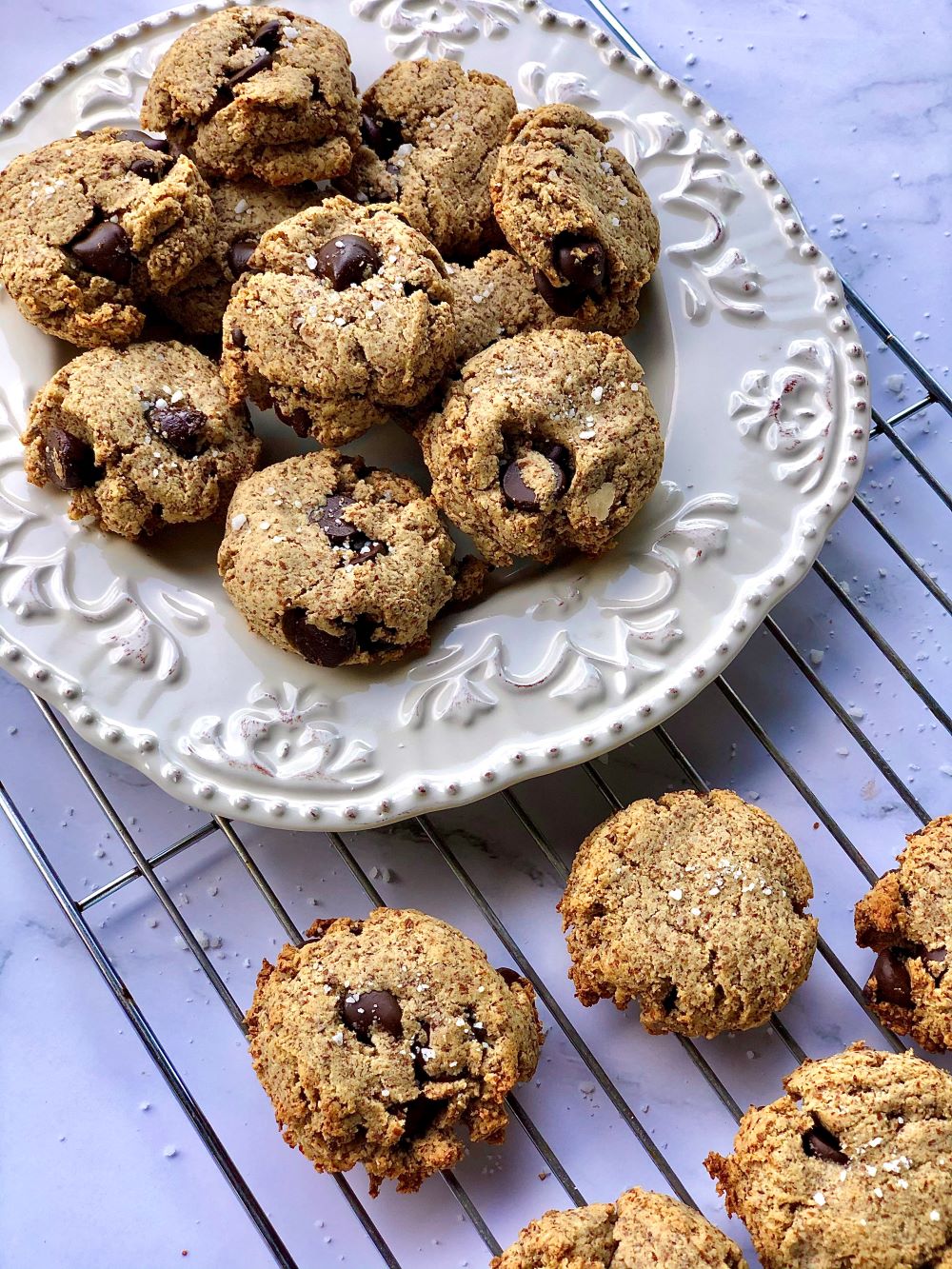 Soft Chocolate Chip Cookies (Low-Carb)