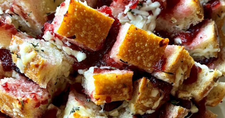 Cranberry Brie and White Cheddar Pull Apart Bread