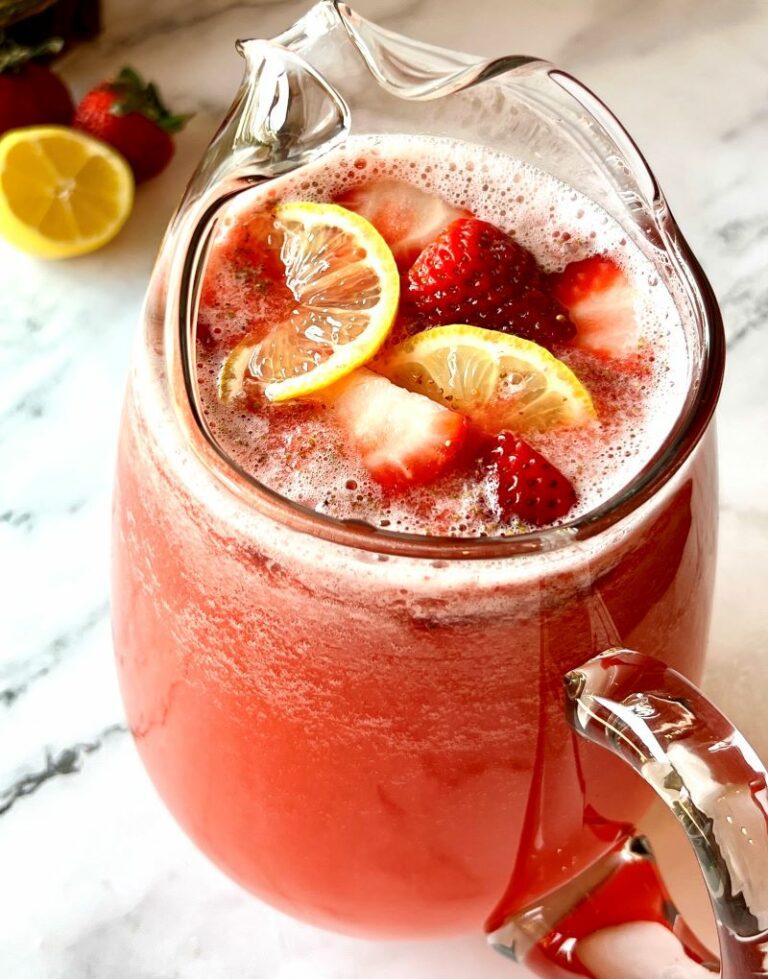 3-Ingredient Sparkling Strawberry Lemonade