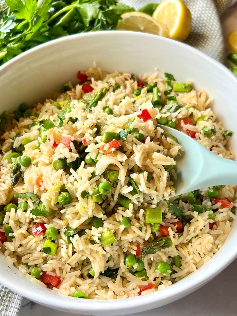 Spring rice salad with lemon dressing