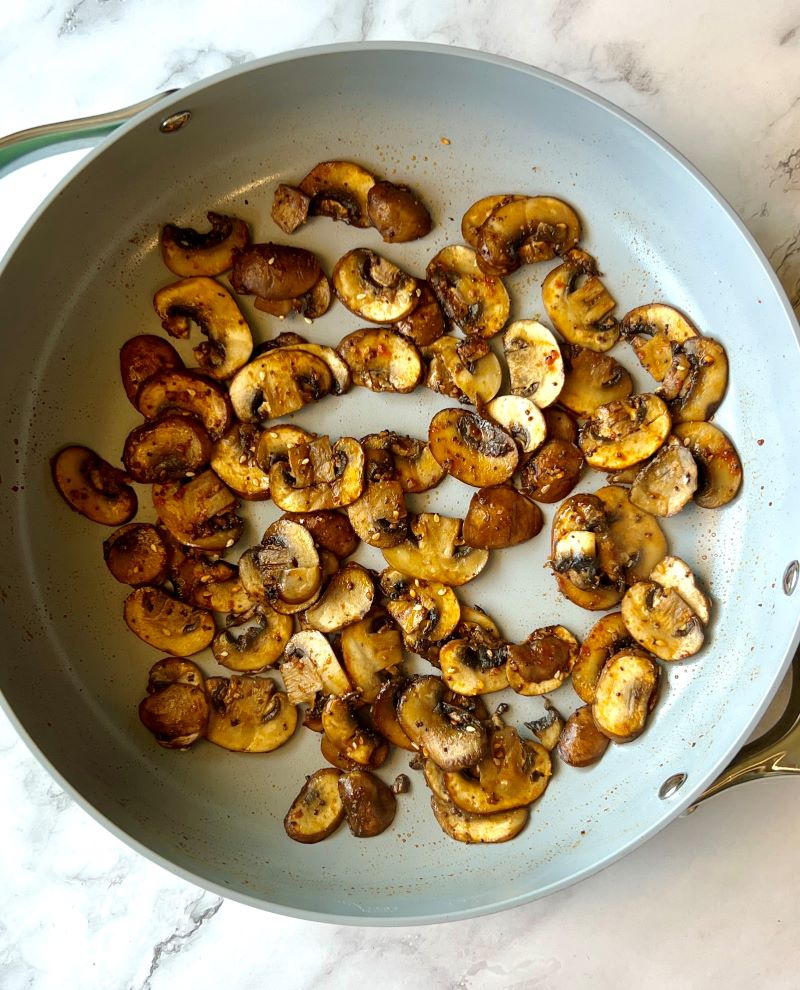Sautéed mushrooms with seasonings
