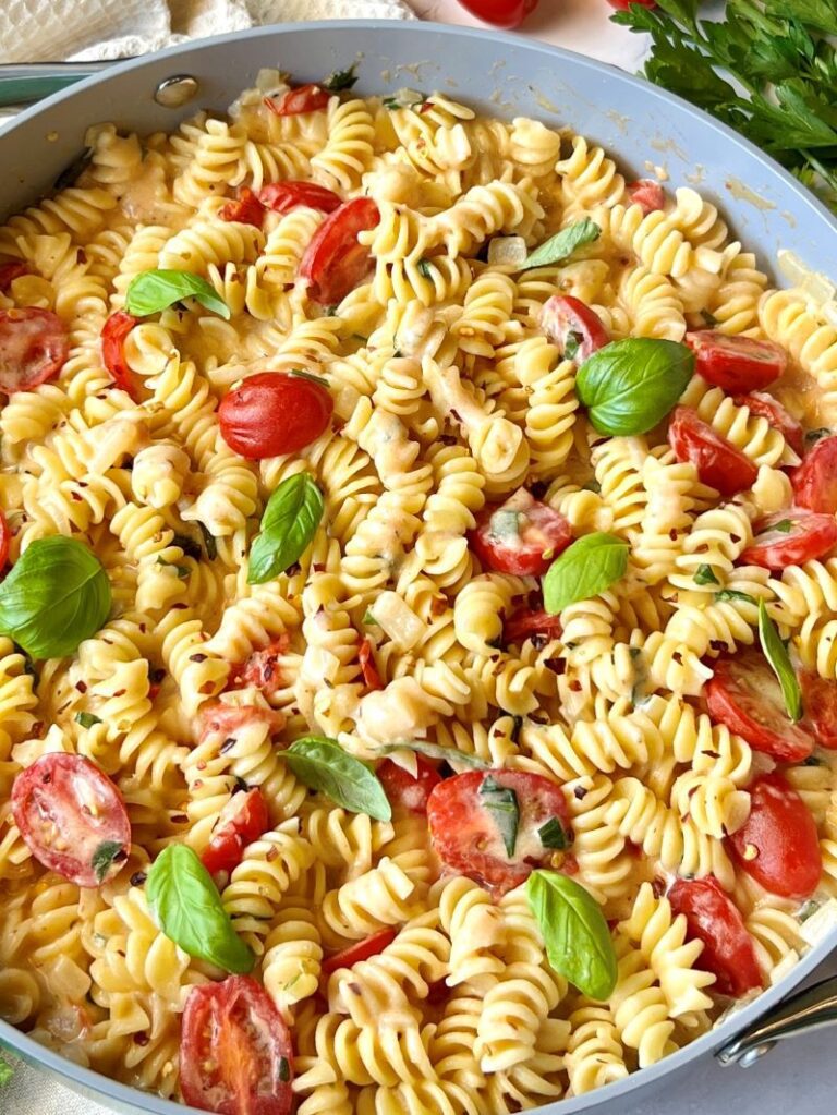 Cheesy Margherita Pasta