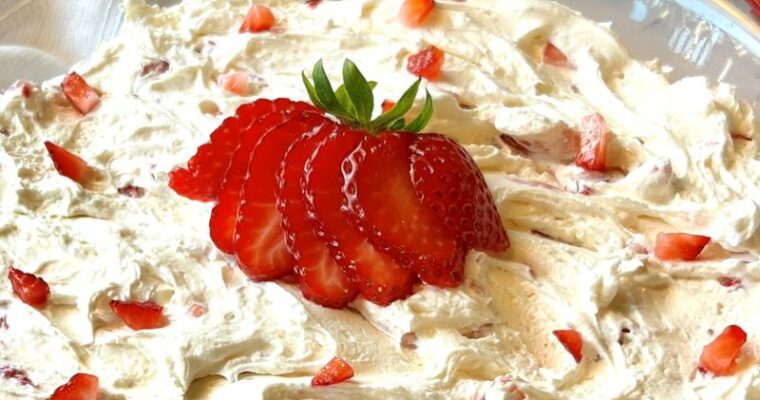 Strawberry Cheese Cake Dip