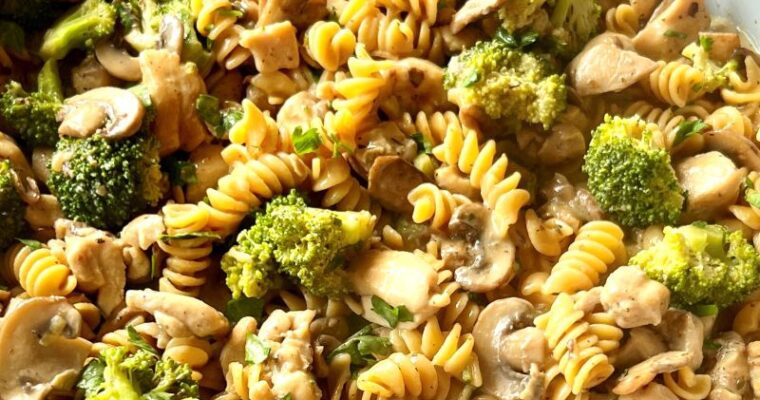 One-Skillet Creamy Chicken and Mushrooms