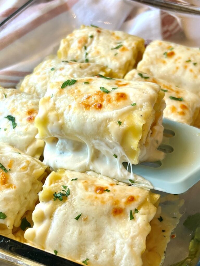Chicken Alfredo Lasagna Rollups