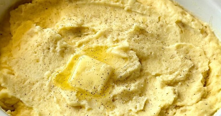 Crockpot Mashed Potatoes with Cream Cheese