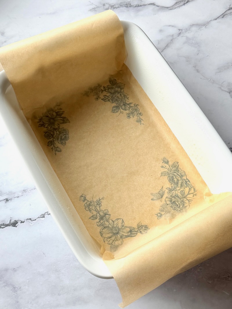 baking pan with parchment paper
