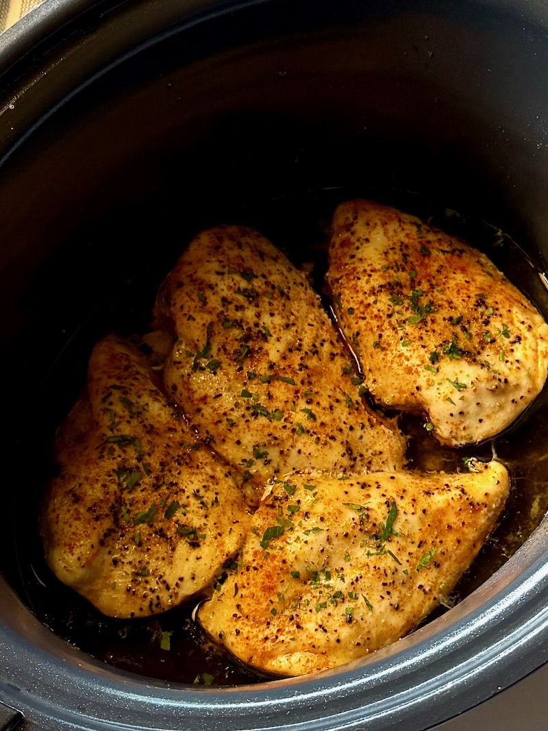 Cooked chicken in the slow cooker